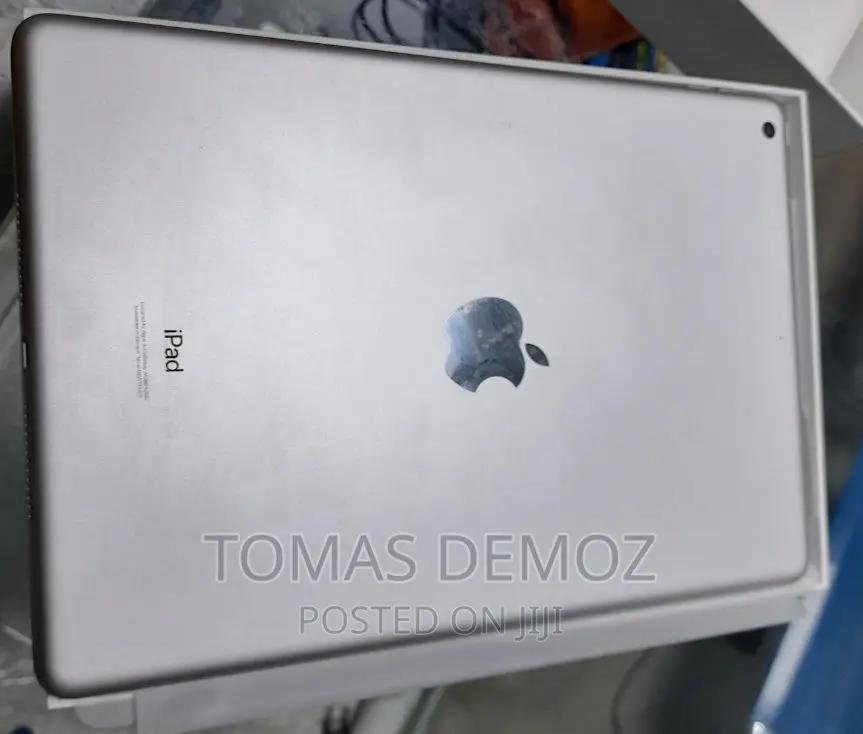 New Apple iPad 10.2 (2021) 64 GB Silver