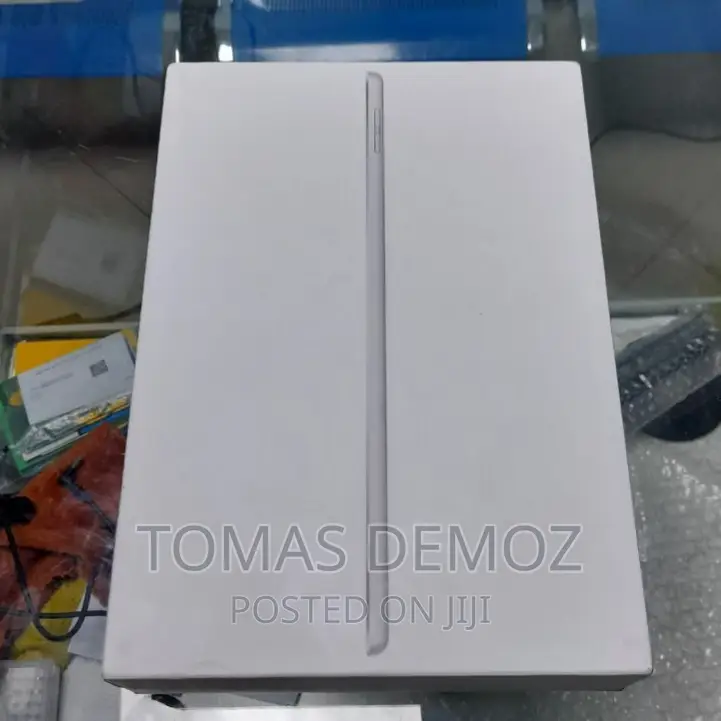 New Apple iPad 10.2 (2021) 64 GB Silver