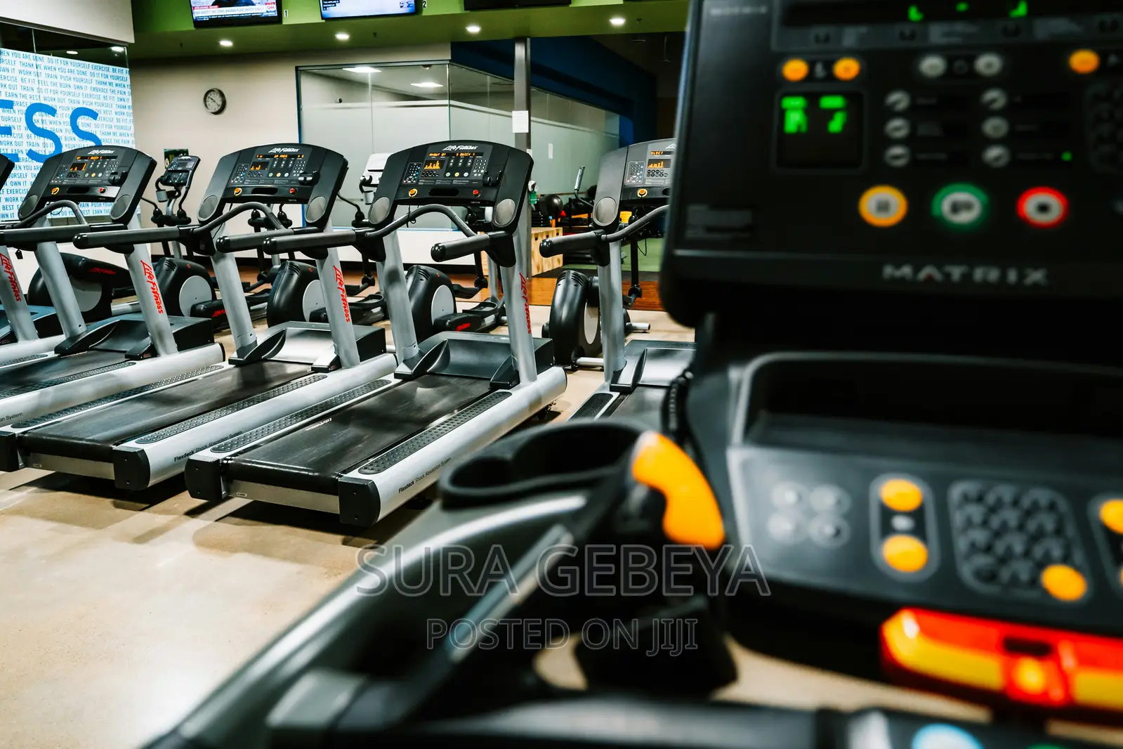 የአዉሮፖ ስታንዳርድ ዘመናዊ የመሮጫ ማሽን Treadmill Call Us Now