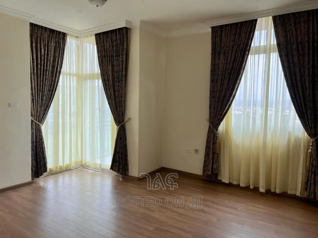 3bdrm Apartment in ለቡ በጣም ቅንጡ አፓርትመንት, Nifas Silk-Lafto for sale