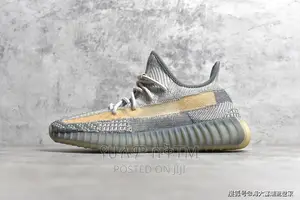 Photo - Original Adidas Yeezy 350 V2 Boost Shoes