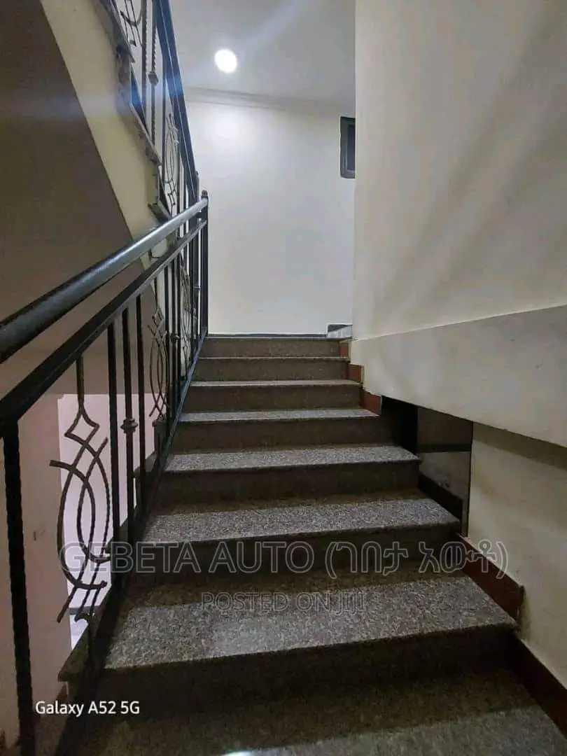 Furnished 4bdrm Villa in Vila, Yeka for sale