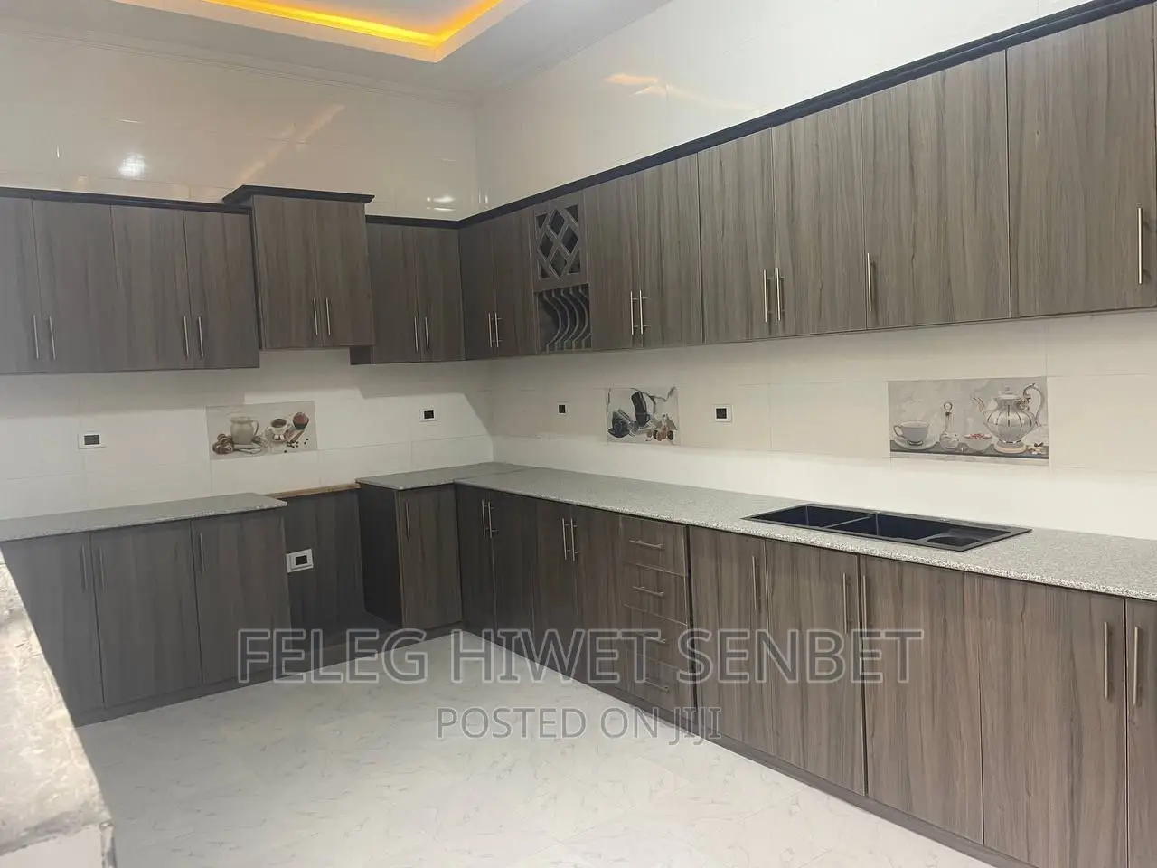 5bdrm Villa in Adiss Abeba, Bole for sale