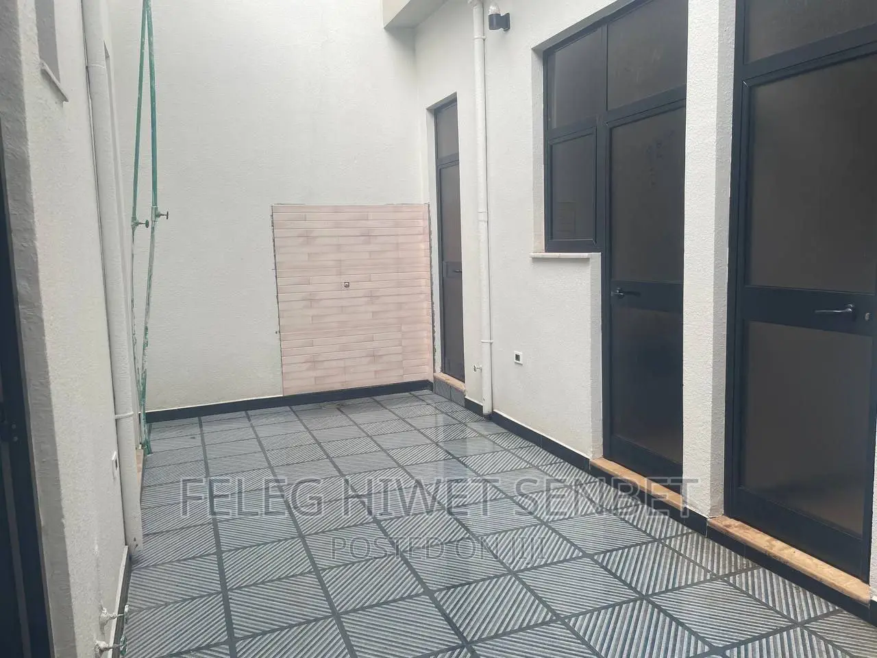 5bdrm Villa in Adiss Abeba, Bole for sale