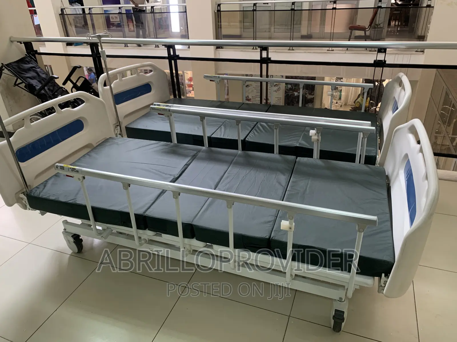Manual Adjustable 3 Crank Hospital Type Bed|Hospital Bed