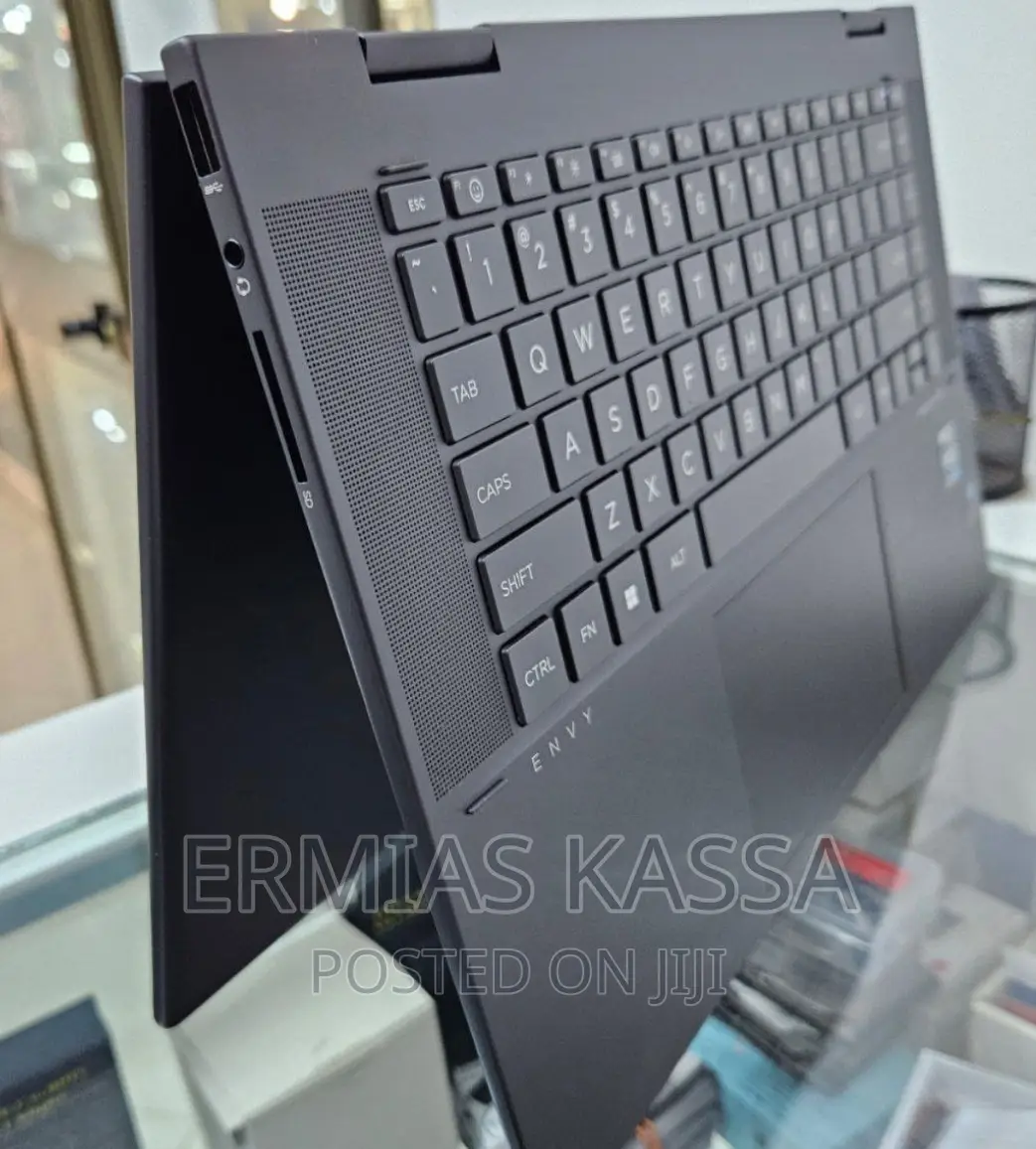 New Laptop HP Envy X360 16GB Intel Core I7 SSD 1T