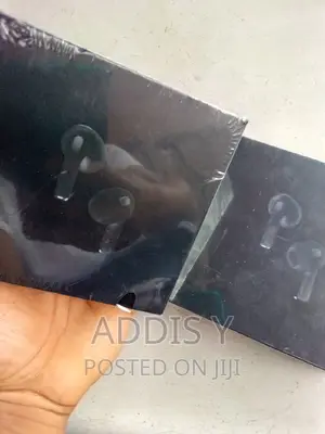 Photo - Original USA Apple Airpods