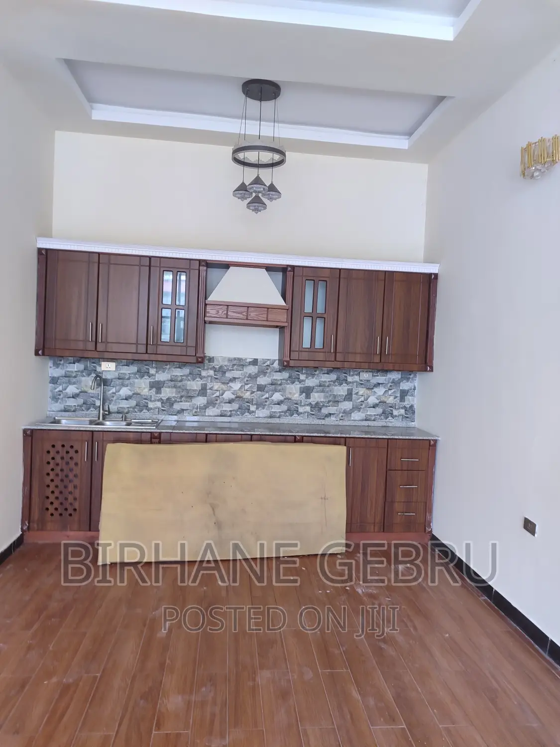 5bdrm Villa in Villa Hause, Bole for rent