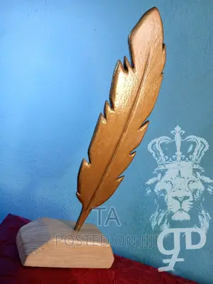 Office Sculpture Pen Holder