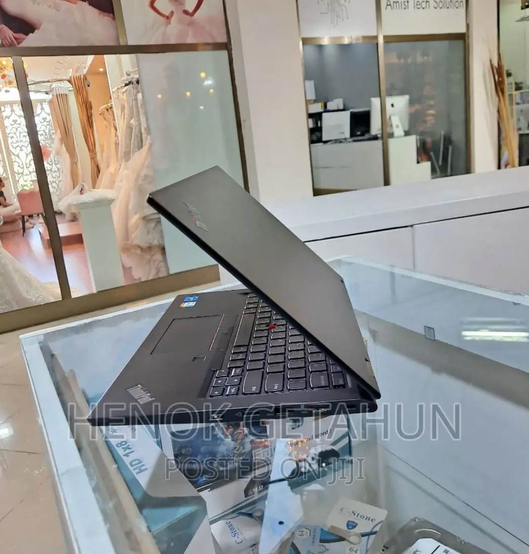 New Laptop Lenovo ThinkPad Yoga 16GB Intel Core I5 SSD 512GB