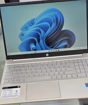 New Laptop HP Pavilion 15-Eh0050wm 16GB Intel Core I5 SSD 512GB