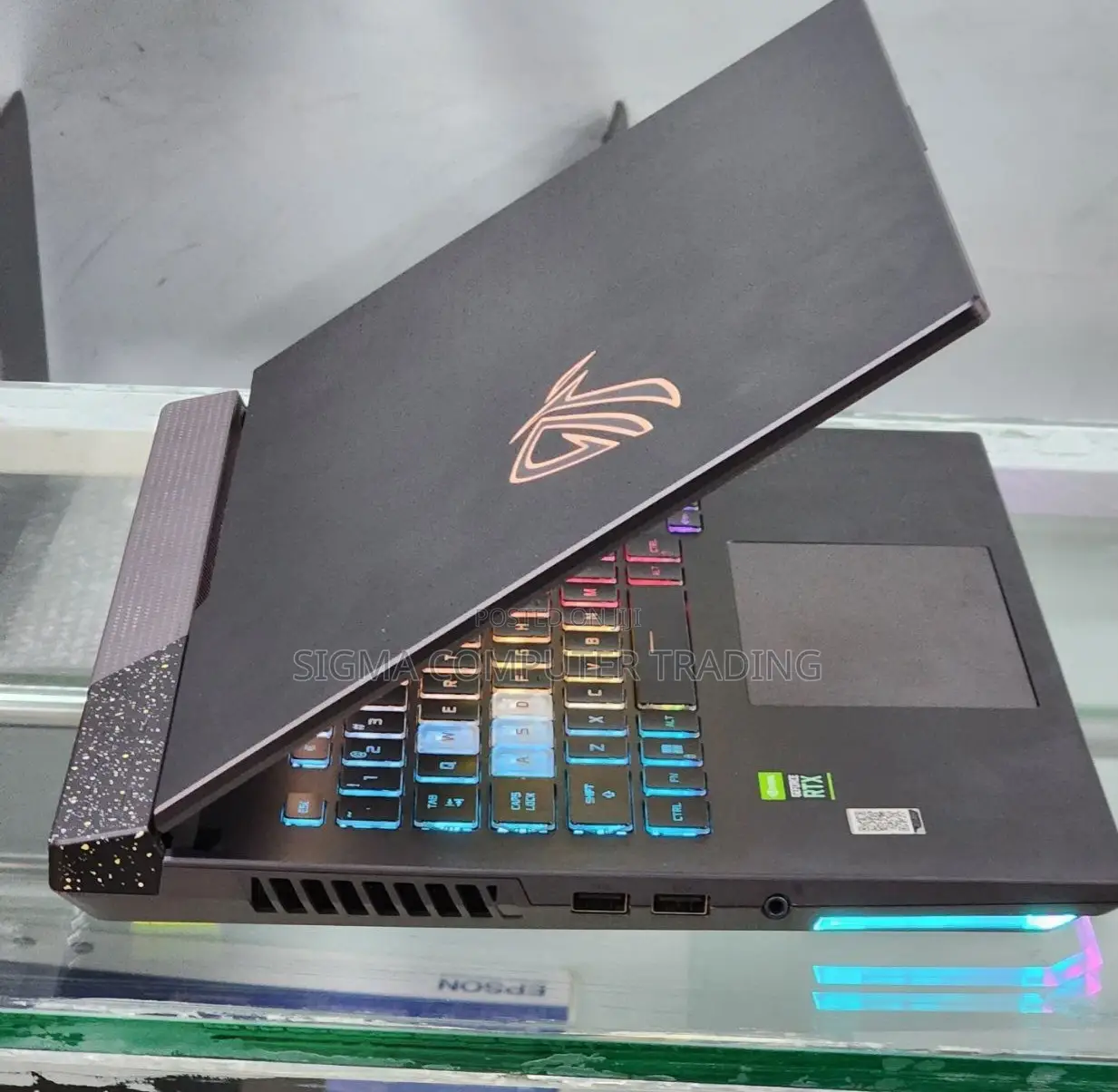 New Laptop Asus ROG Strix G15 16GB AMD Ryzen 7 SSD 1T