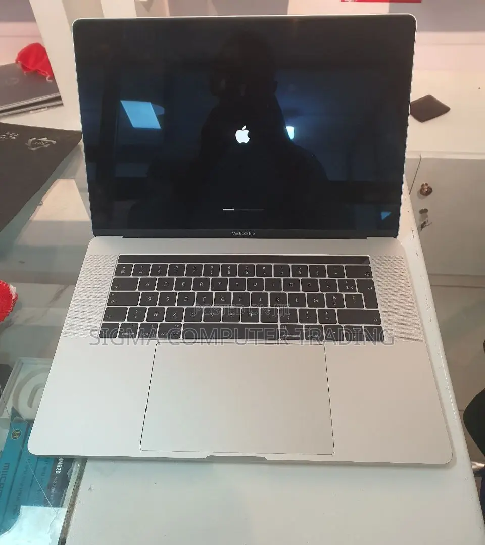 New Laptop Apple MacBook Pro 2019 16GB Intel Core I7 SSD 1T