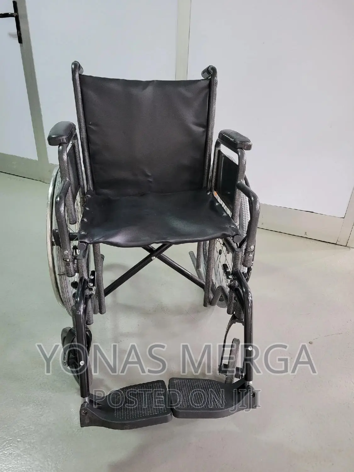 Slightly Used Wheelchair Probasics Lightweight Wheelchair