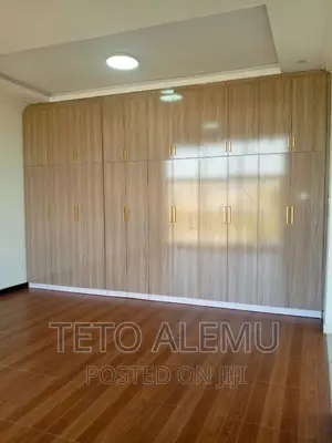 4bdrm House in የሚሸጥ ቦታ ቱሉዲምቱ አለም, Akaky Kaliti for sale