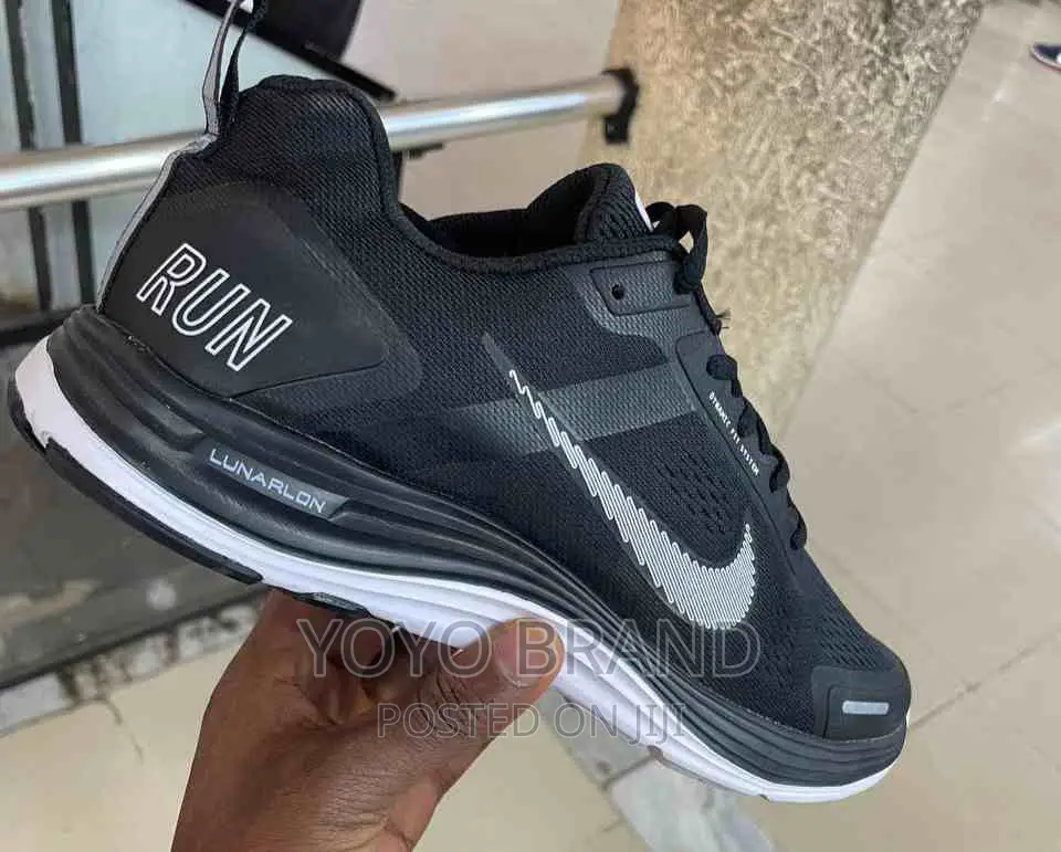 Nike Fashion Sneaker