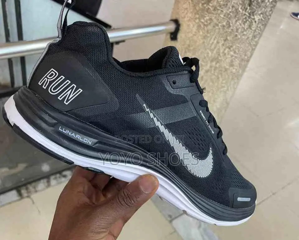 Nike Fashion Sneaker
