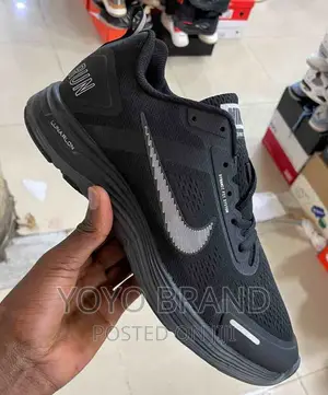 Nike Fashion Sneaker