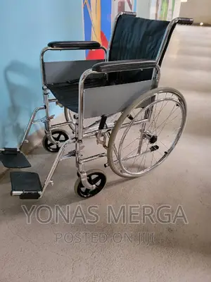 Slightly Used Wheelchair FAUTEUIL ROULANT ADULTE 'BASIC '