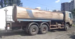 Photo - Shower Truck (Water Truck) 0.00km