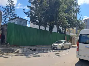 መሃል ከተማ መገናኛ የግንባታ ቦታ፡፡ 500ካ.ሜ