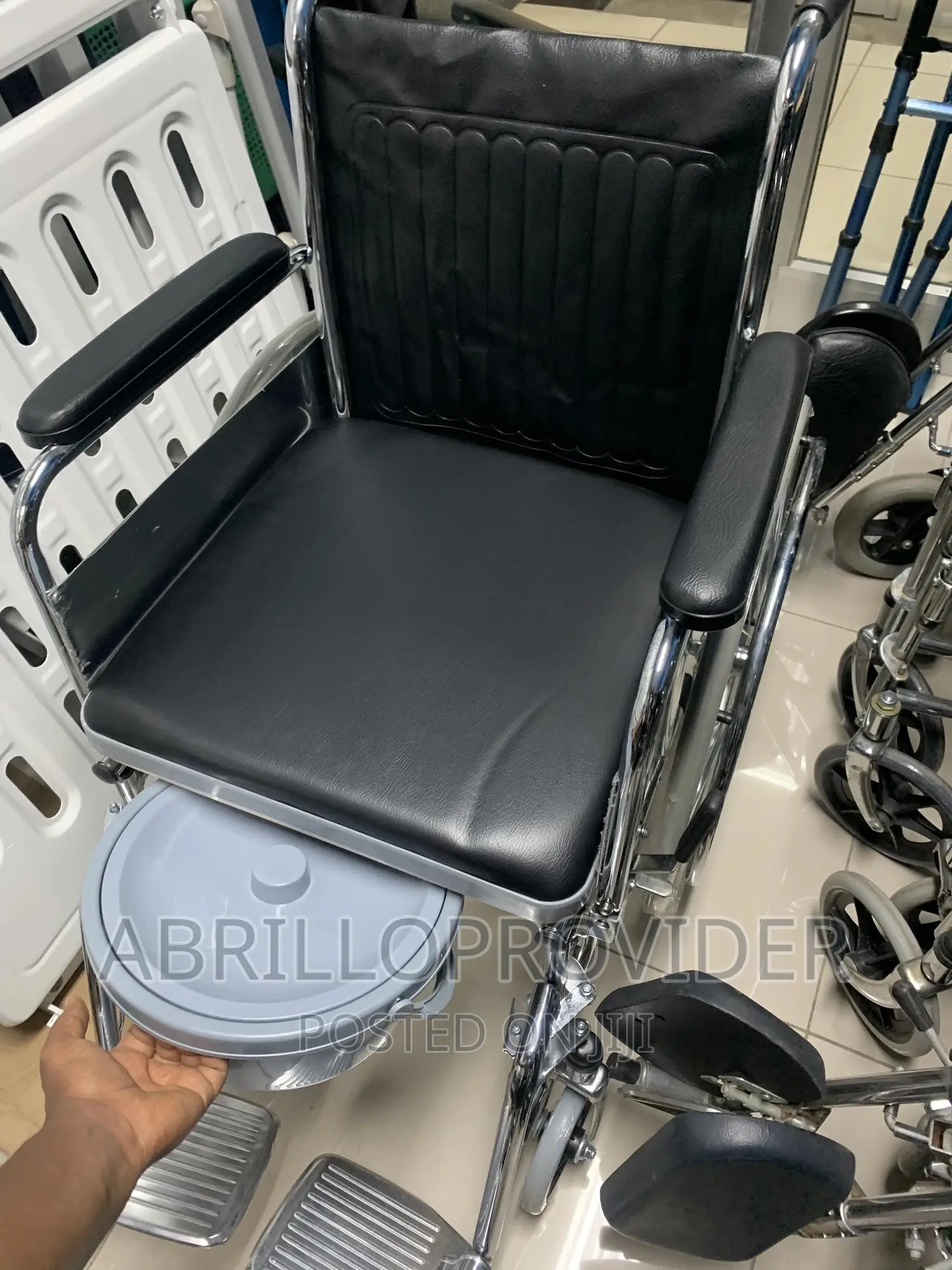 አልሙንይም_toilet Wheelchair=Wheelchair=Commode Wheelchair