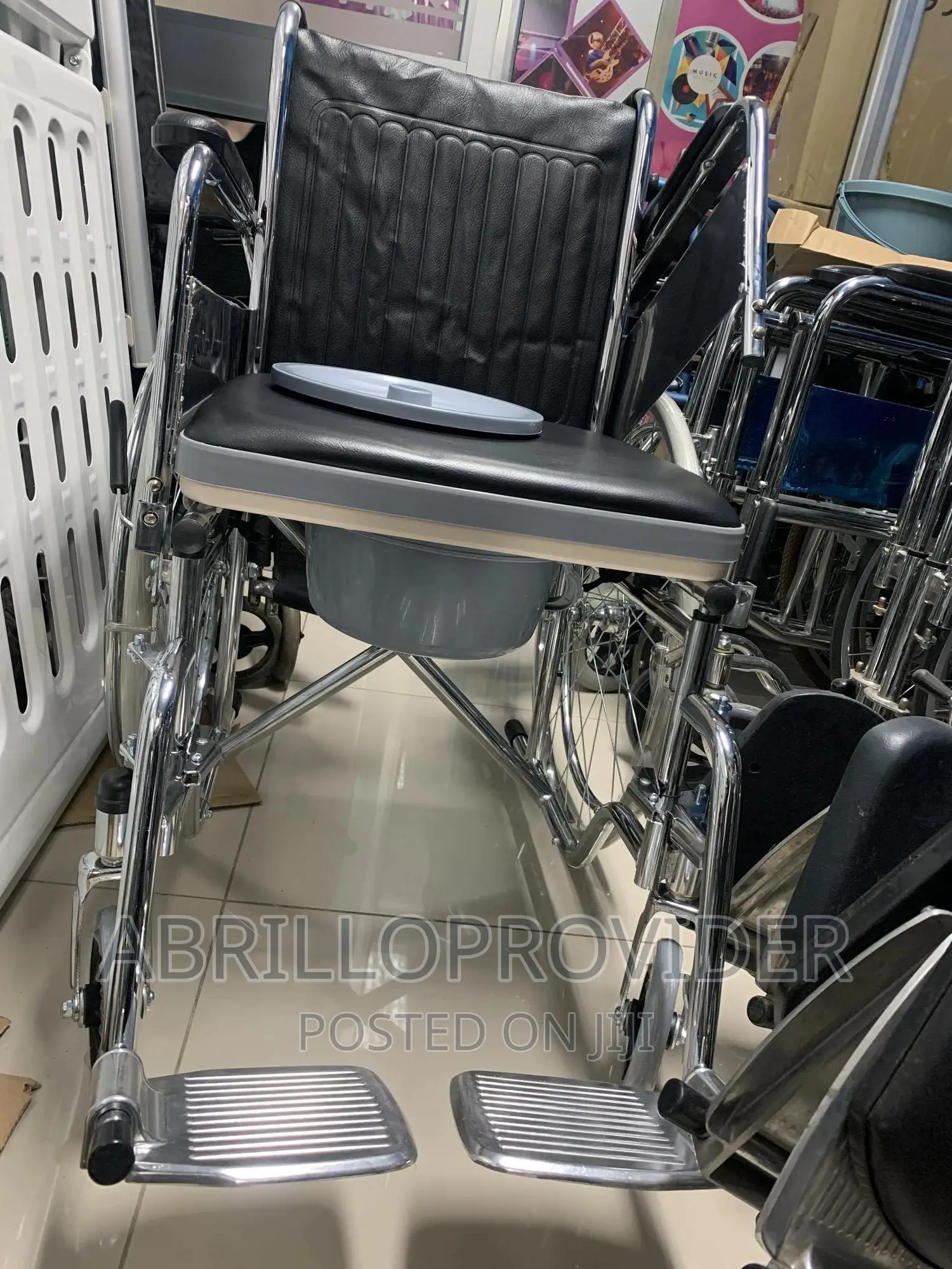 Toilet_wheelchair-Wheelchair-Wheelchair-Wheelchair-New Potty
