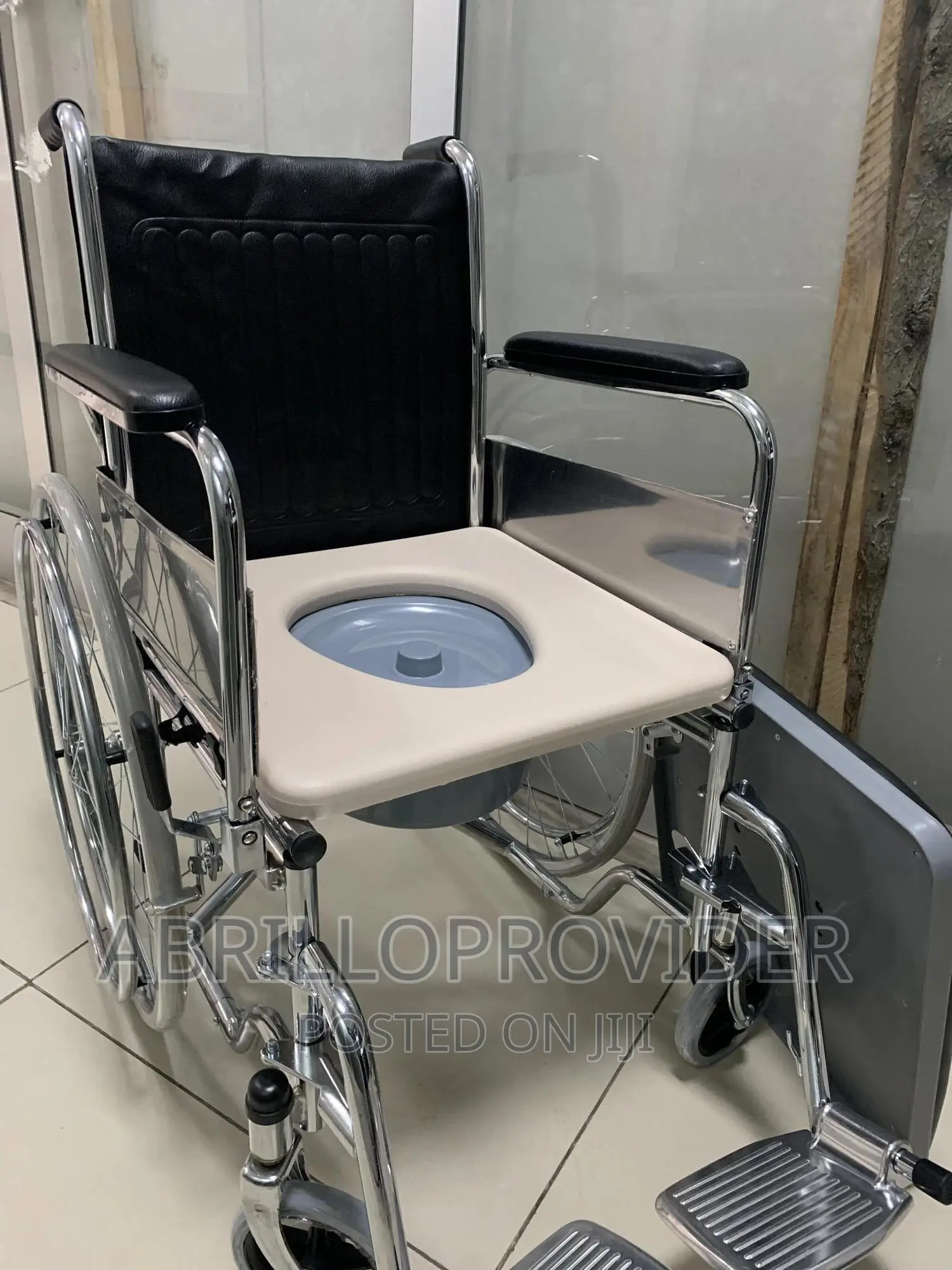 Toilet-Wheelchair=Wheelchair=Wheelchair=Wheelchair=Toilet_t9