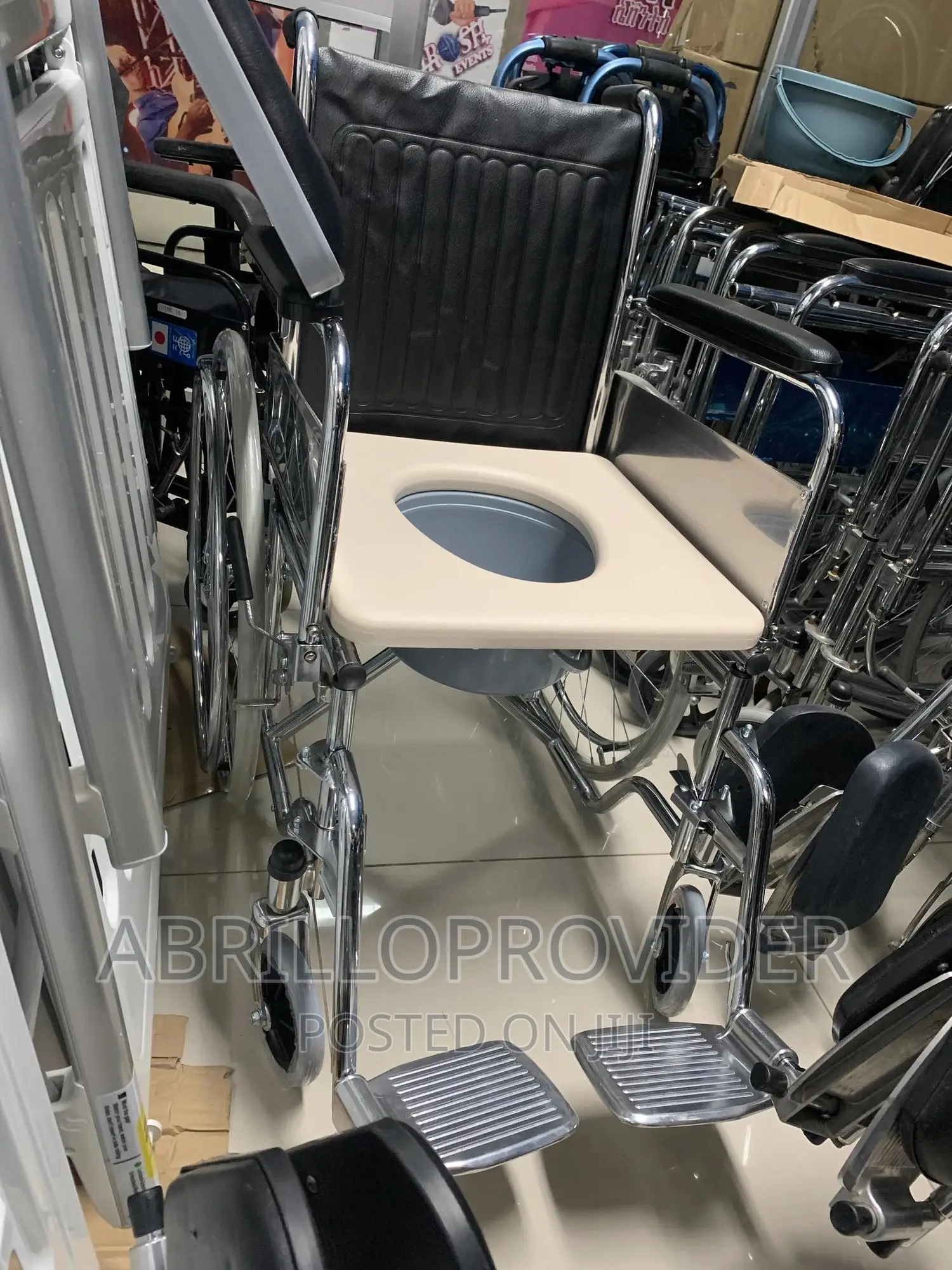 ፖፖ ያለውwheelchair*Wheelchair*Wheelchair*Wheelchair*Wheelchair