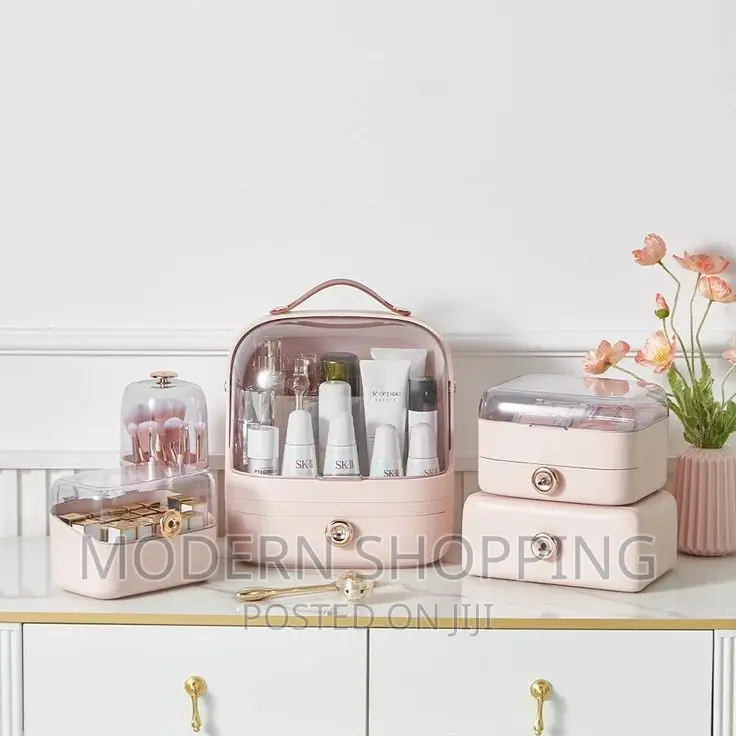 Large Capacity Cosmetic Storage Box