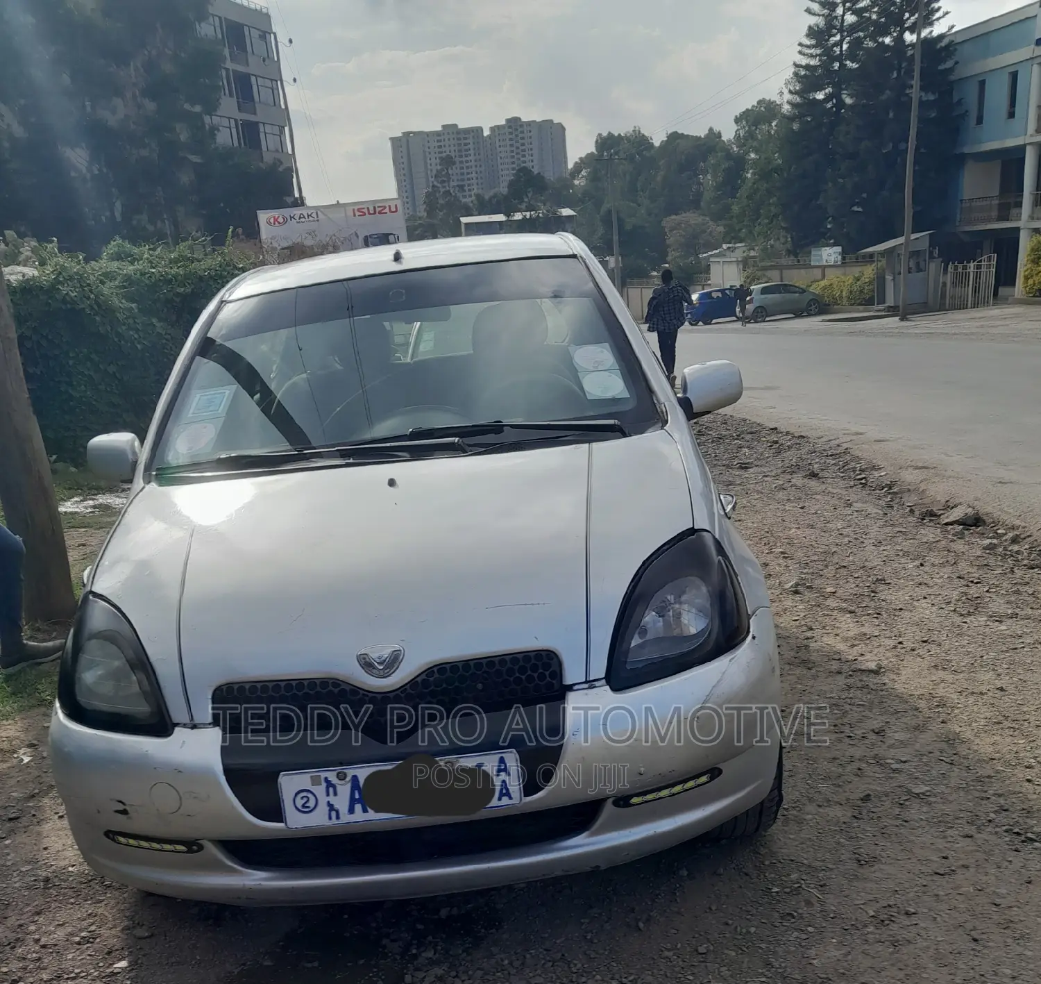 Toyota Vitz 2001 Silver