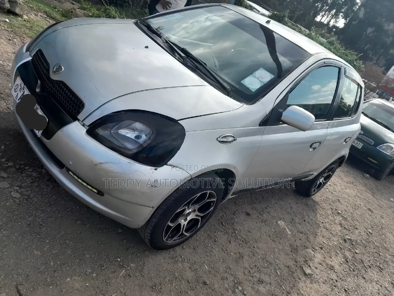 Toyota Vitz 2001 Silver