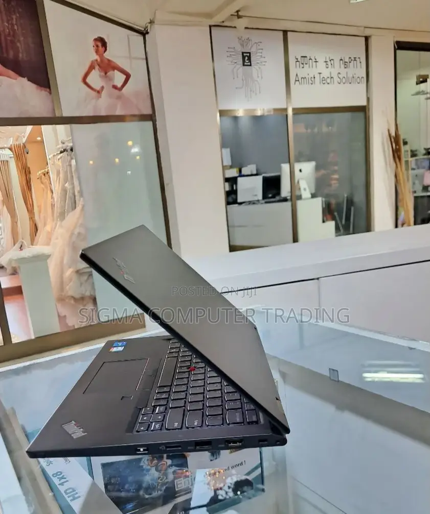 New Laptop Lenovo ThinkPad 13 16GB Intel Core I5 SSD 512GB