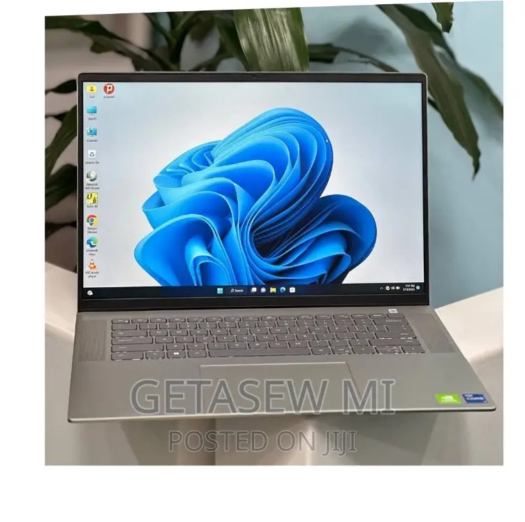 New Laptop Dell Inspiron 15 16GB Intel Core I7 SSD 512GB