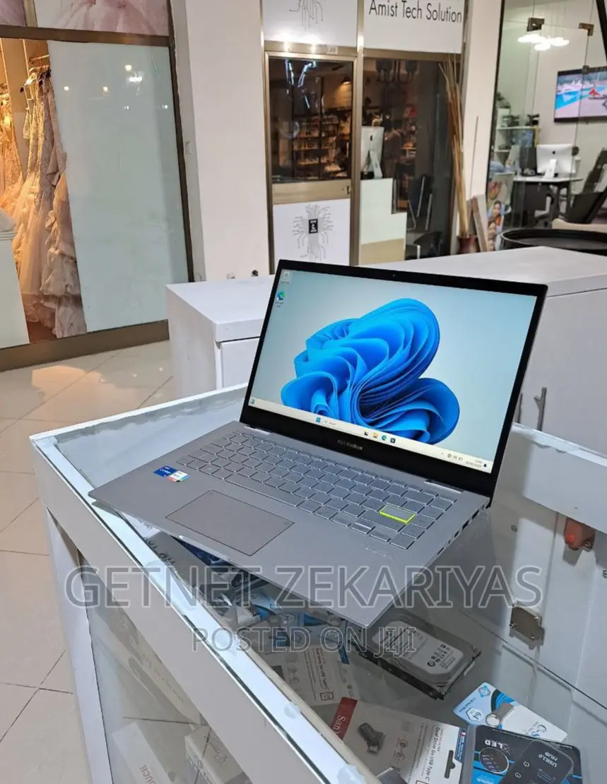 New Laptop Asus VivoBook 15 X510UQ 8GB Intel Core I5 SSD 512GB