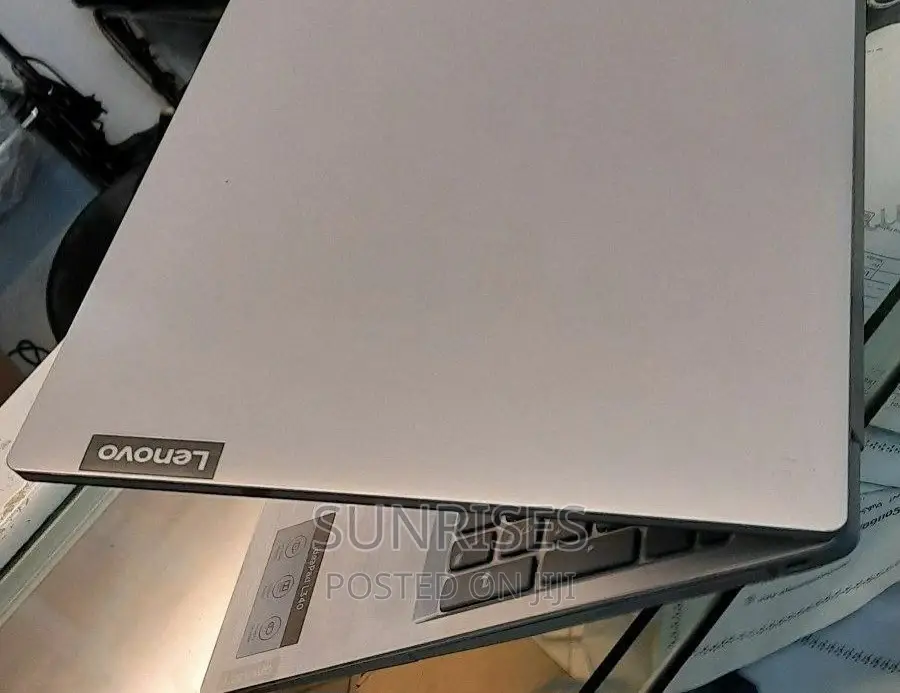 New Laptop Lenovo Ideapad 3 8GB Intel Core I3 SSD 512GB