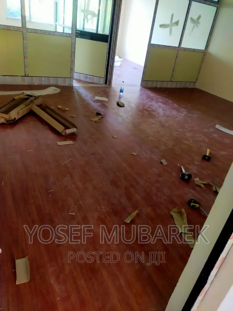 SPC የወለል ንጣፍ