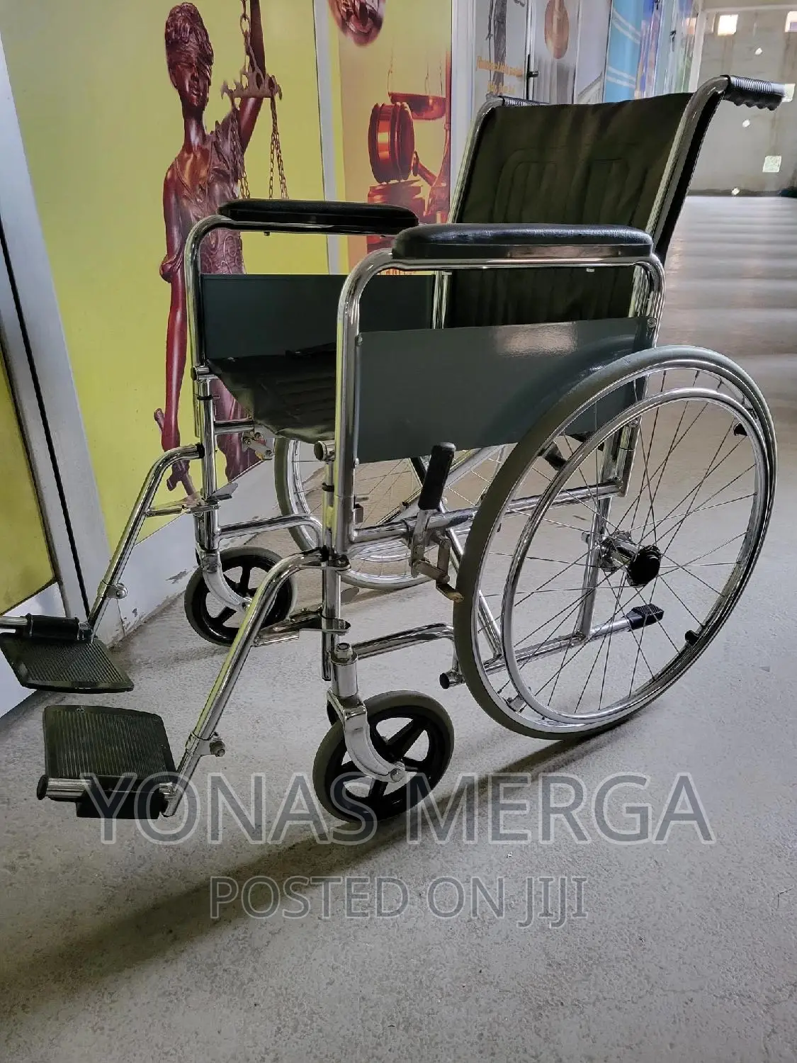 Used Weelchair Titus Heavy Duty Bariatric Wheelchair