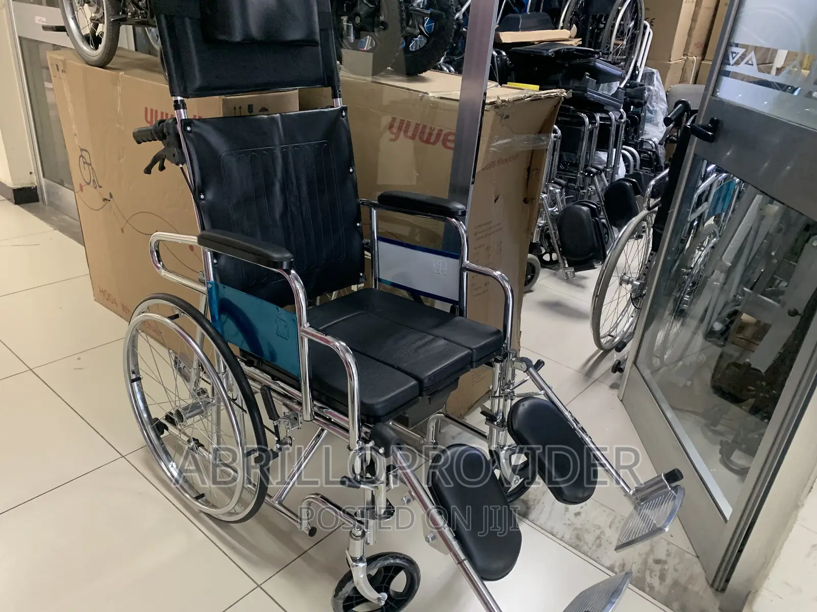 Foldable Disabled / Elderly Toilet/ Wheelchair/ Wheelchair