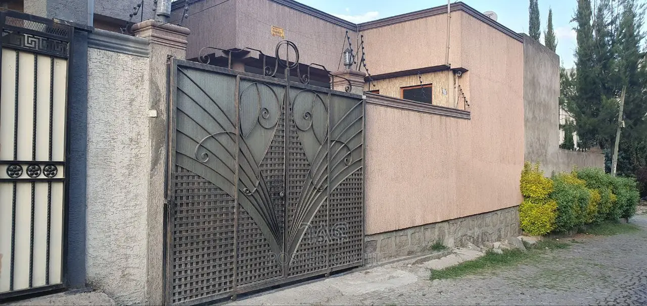 3bdrm Villa in 🏡 Sale 🏡ሽያጭ

💰Price, Nifas Silk-Lafto for sale