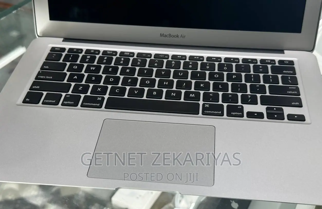 New Laptop Apple MacBook Air 2017 8GB Intel Core i5 SSD 256GB