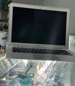 Photo - New Laptop Apple MacBook Air 2017 8GB Intel Core I5 SSD 256GB