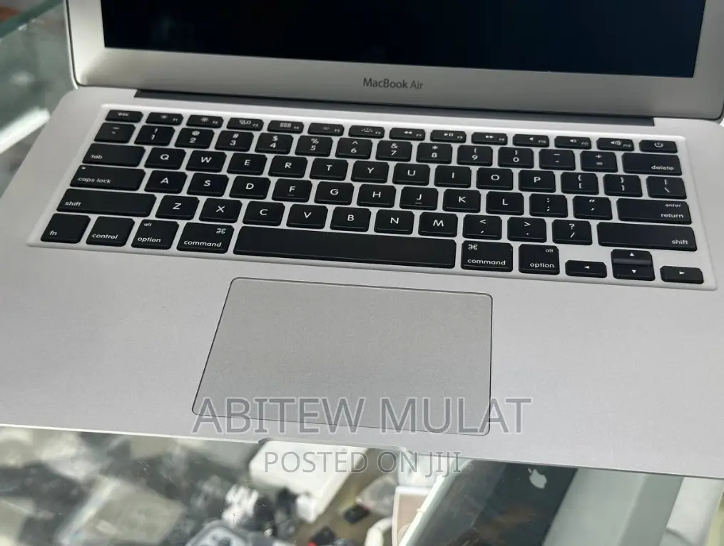 New Laptop Apple MacBook Air 2017 8GB Intel Core I5 SSD 256GB