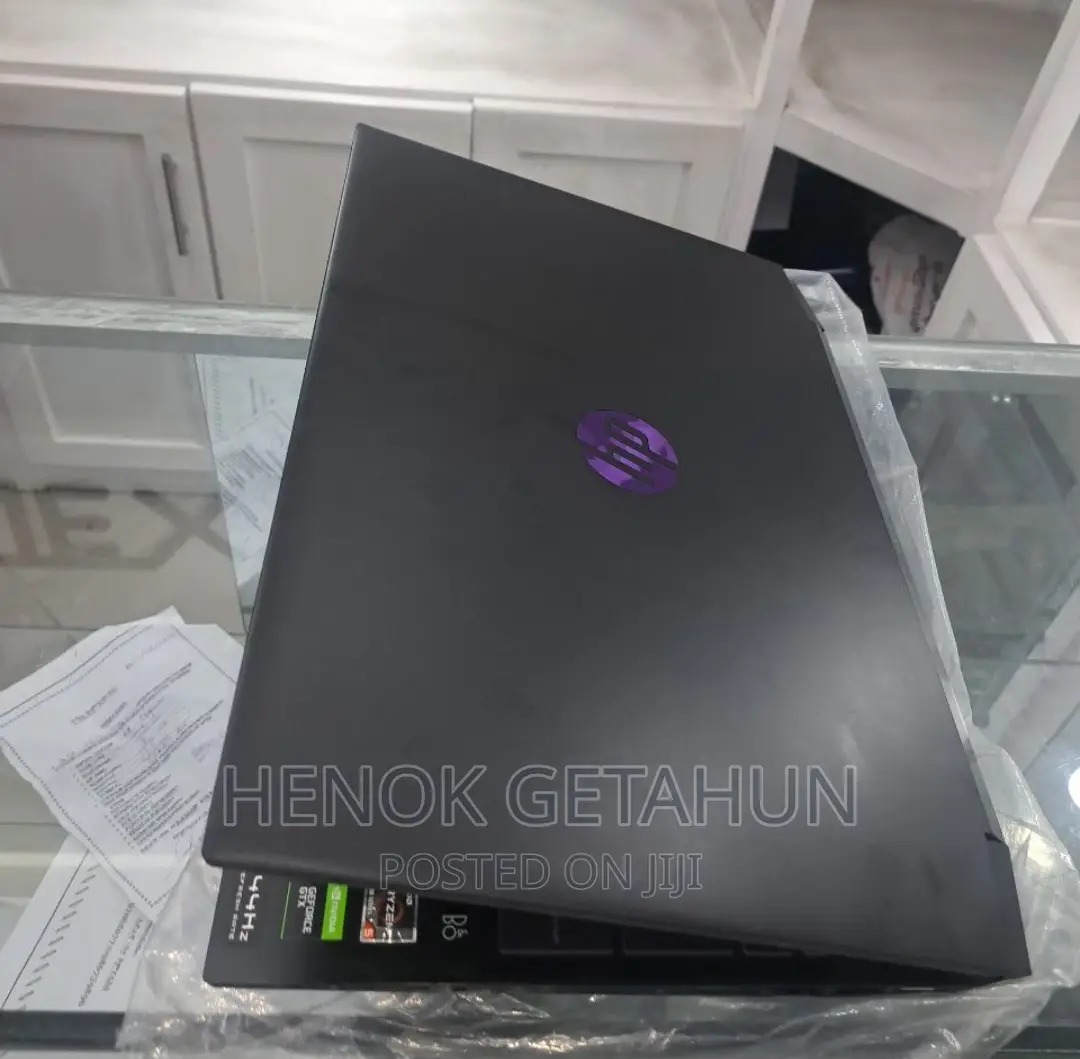 New Laptop HP Pavilion 15 8GB AMD Ryzen 5 SSD 512GB