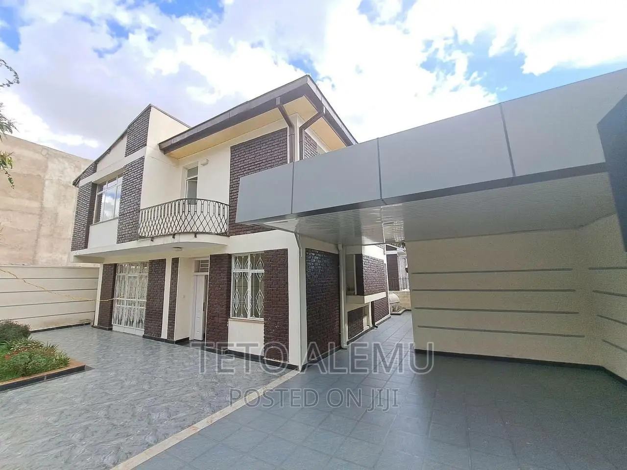 3bdrm House in የሚሸጥ ፅድት ብሎ የታደሰ, Bole for sale