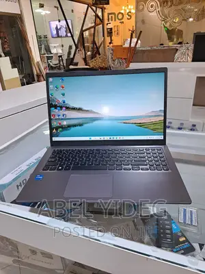 Photo - New Laptop Asus VivoBook E12 E203NA 8GB Intel Core I5 SSD 512GB
