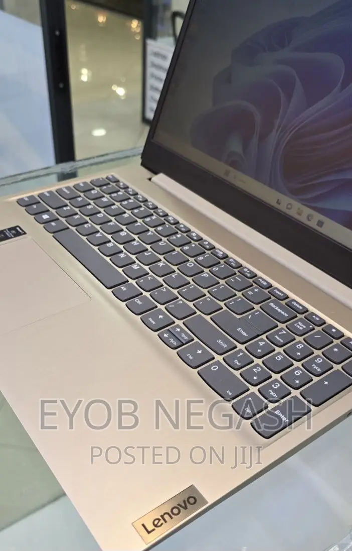 New Laptop Lenovo Ideapad 3 8GB Intel Core I3 SSD 512GB