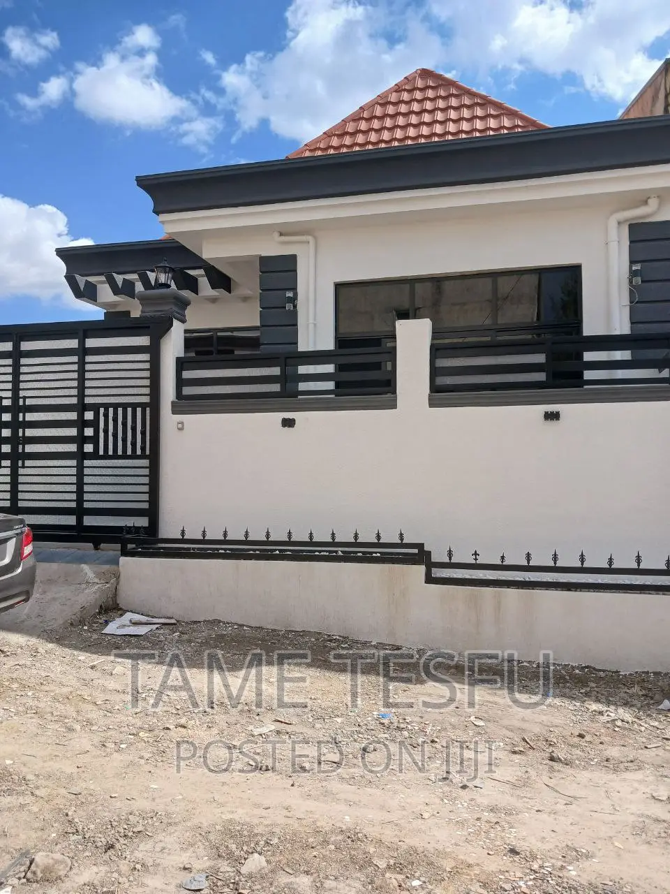 Furnished 3bdrm Villa in Hayat, Yeka for sale