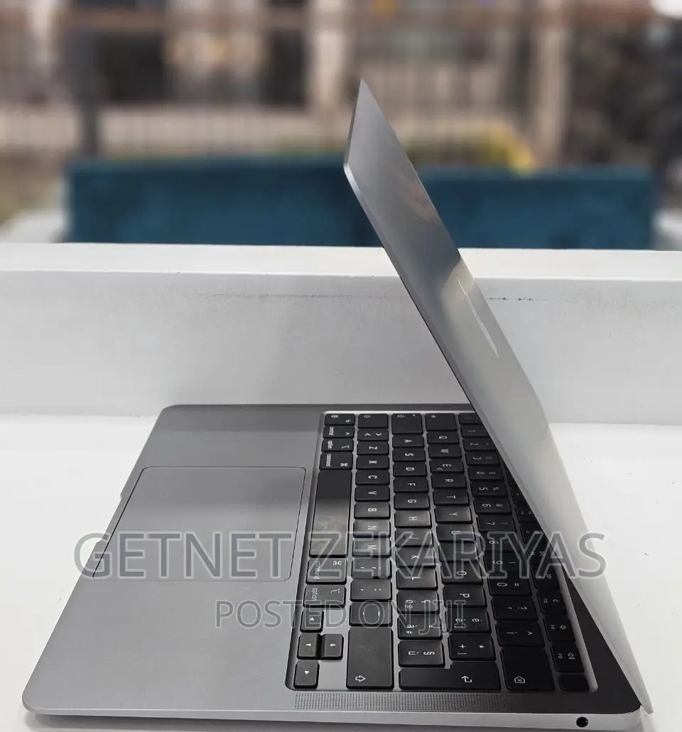 New Laptop Apple MacBook Air 8GB Apple M1 SSD 256GB