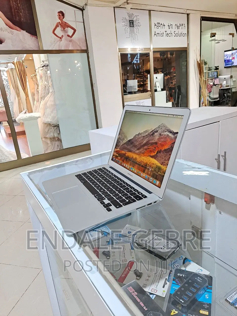 New Laptop Apple MacBook Air 2017 8GB Intel Core I5 SSD 128GB